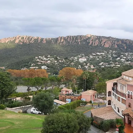 Huuummm C'est Là ! Beau T2 Cap Estèrel Village Avec Clim ! * Saint-Raphaël