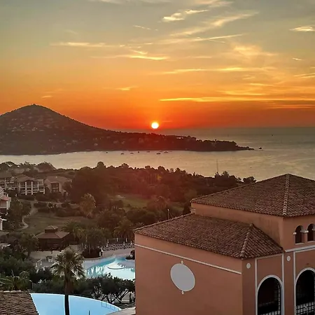 Huuummm C'est La ! Beau T2 Cap Esterel Village Avec Clim ! Apartament